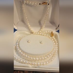 Elegant White Pearl Jewelry Set